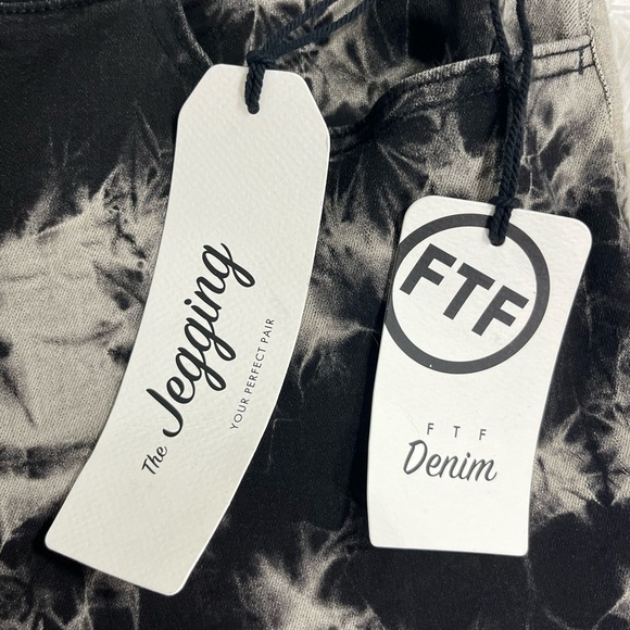 FASHION TO FIGURE Tie Dye High-Rise Jeggings Leggings Pants Black White Size 4X - Picture 10 of 12